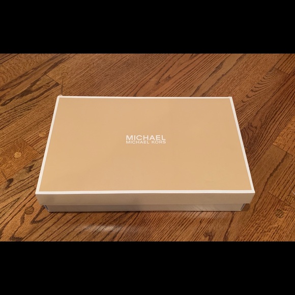 Michael Michael Kors Girls Boots Size 2 - Picture 4 of 4